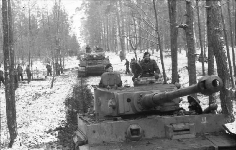 Bundesarchiv_Bild_101I-571-1721-29_Russland_Panzer_VI_Tiger_I.jpg